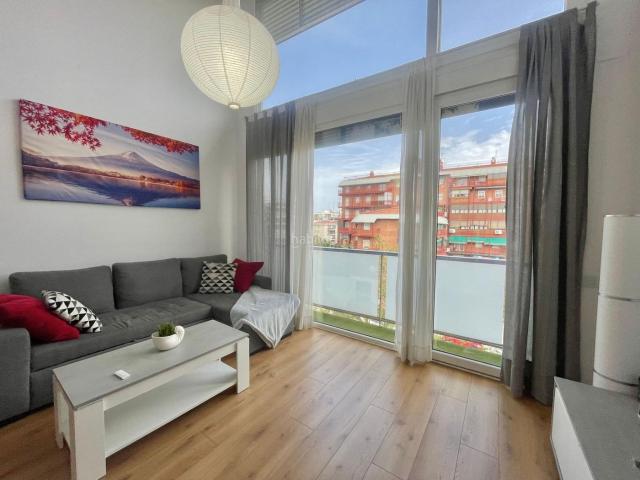 Dúplex en venta en Madrid, Las Águilas. Loft completamente reformado con terraza y garaje incluido. Dúplex.