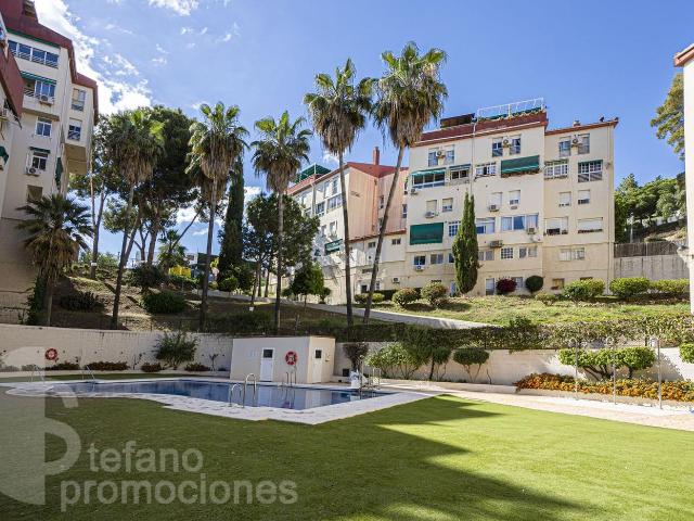 Dúplex en venta en Málaga, Olletas Sierra Blanquilla. VISTAS ÚNICAS E INFINITAS! DÚPLEX EN PINARES DE OLLETAS. AMPLITUD, GRANDES PISCINAS JARDINES. Dúplex.