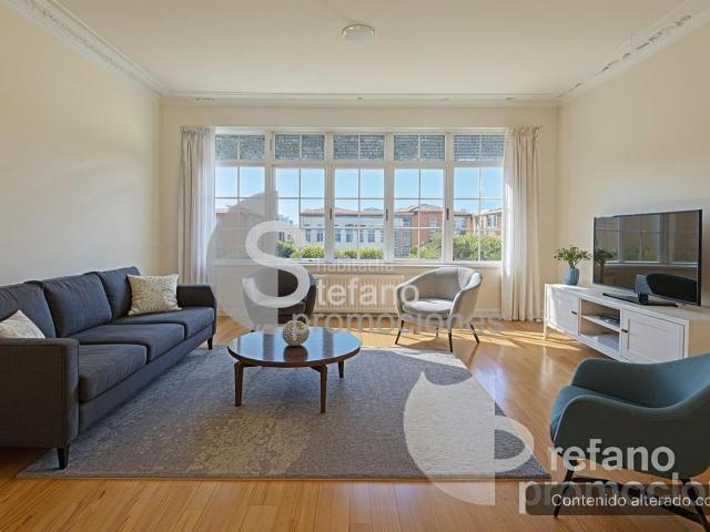 Dúplex en venta en Málaga, Ensanche Centro Puerto. AMPLITUD Y ENCANTO, SEÑORIAL VIVIENDA EN EL CORAZÓN DEL SOHO. Dúplex.