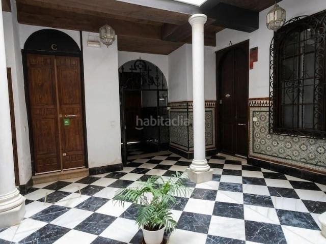 Dúplex en venta en Málaga, La Goleta San Felipe Neri. Espectacular dúplex en el Centro de Málaga, con 2 dormitorios y 1 baño, ubicado en una zona tranquila y estratégica, ideal para fa. Dúplex.