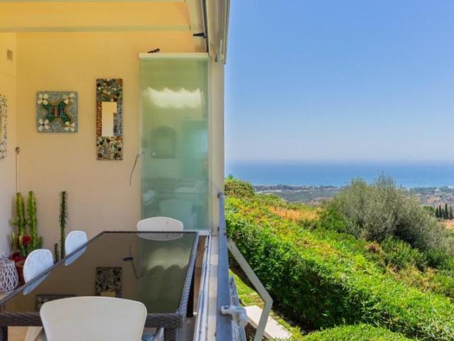 Duplex en venta en Marbella, Alto de los Monteros