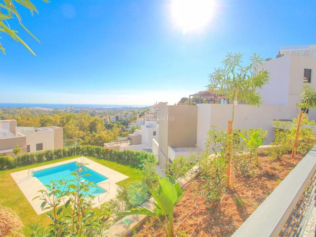 Dúplex en venta en Marbella, Los Naranjos. Ático Dúplex en venta. Un ensueño con Vistas Espectaculares en Nueva Andalucía. Dúplex.