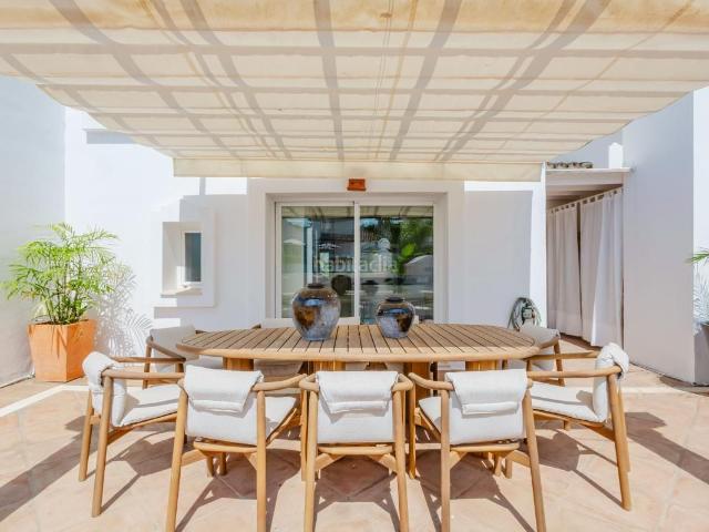Dúplex en venta en Marbella, Nagüeles Alto. Dúplex.