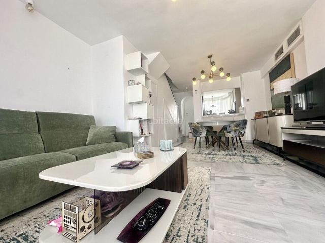 Dúplex en venta en Marbella, Playa de la Fontanilla. Dúplex.