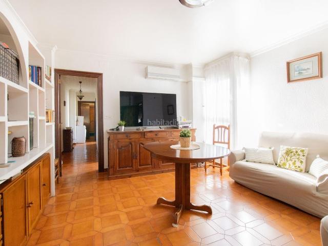 Dúplex en venta en Massamagrell. Primer piso en una casa de pueblo con terraza solárium. Dúplex.