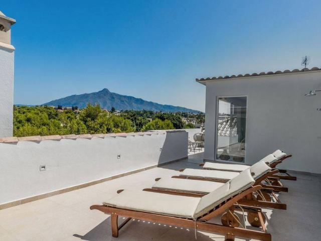 Dúplex en Venta en Nueva Andalucía centro