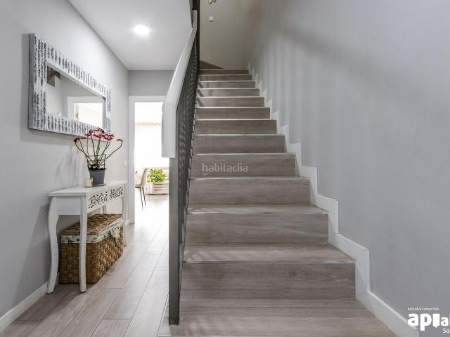 Dúplex en venta en Sabadell, Can Rull. Dúplex reformado de 140 m2 útiles con 4 habitaciones en Eixample Finca joven con zona comunitaria. Dúplex.