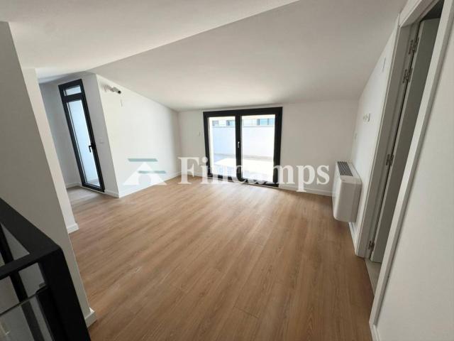 Dúplex en venta en Sabadell, Centre. Ático Dúplex Muy Luminoso con Gran Terraza en el Centro de Sabadell. Dúplex.