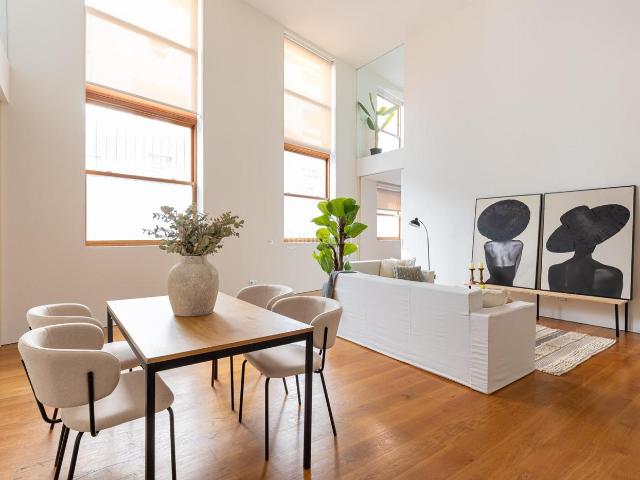 Dúplex en venta en Sabadell, Centre. Exclusivo Dúplex Loft en Fábrica Textil Rehabilitada por Cruz y Ortiz, en Sabadell Centro. Dúplex.