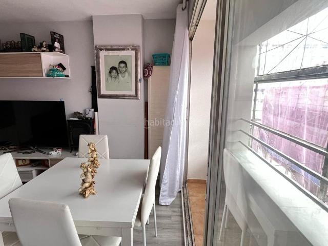 Dúplex en venta en Sabadell, Eixample. Que no se te escape! Dúplex de 3 habitaciones con balcón y piscina en la Eixample. Dúplex.