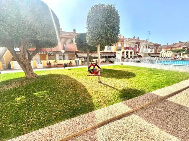 Dúplex en venta en San Javier, Santiago de La Ribera. Se vende adosado reformado con piscina comunitaria y garaje cerca del mar. Dúplex San.