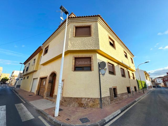 Dúplex en venta en San Pedro del Pinatar, San Pedro del Pinatar. Vivienda reformada en primera planta con 130 m² útiles, completamente amueblada y lista para entrar a vivir. Dúplex San Pedro del.