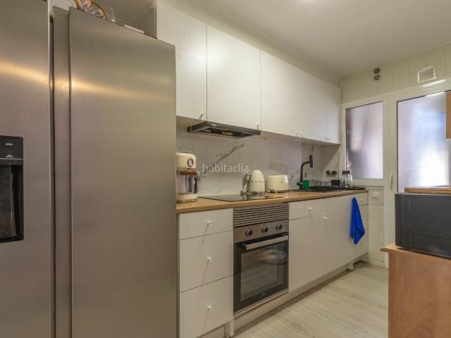 Dúplex en venta en Sant Adrià de Besòs, Sant Joan Baptista. Luminoso dúplex con parking listo para entrar a vivir. Dúplex Sant Adrià de.