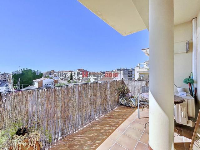 Dúplex en venta en Sant Pere de Ribes, Centre. Fantástico dúplex de 3 habitaciones dobles en Ribes. Dúplex Sant Pere de.