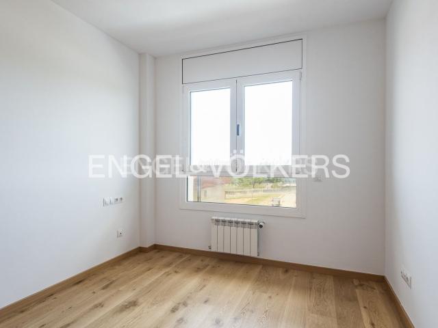 Dúplex en venta en Sant Quirze del Vallès, Mas Duran. Descubre en Sant Quirze del Vallès un apartamento de obra nueva 2026 4 dormitorios, terraza y balcón, piscina comunitaria, aparca. Dúplex Sant.