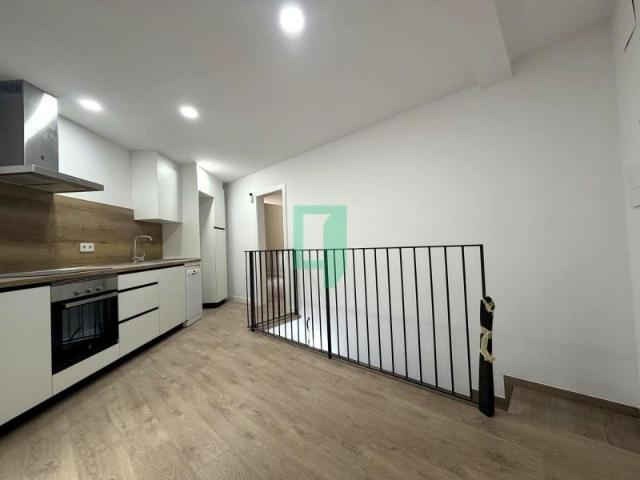 Duplex en venta en Santa Coloma de Gramenet, Carrer de Calderón de la Barca, 08914