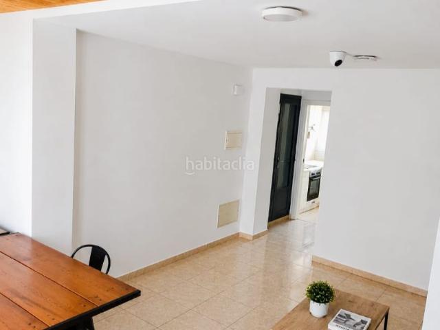 Dúplex en venta en Santa Eulàlia de Ronçana. Dúplex con encanto en pleno centro de Santa Eulàlia, con parking y techos de madera. Dúplex Santa Eulàlia de.