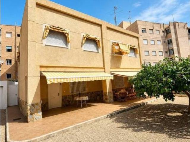 Casa en Venta en Santa Pola