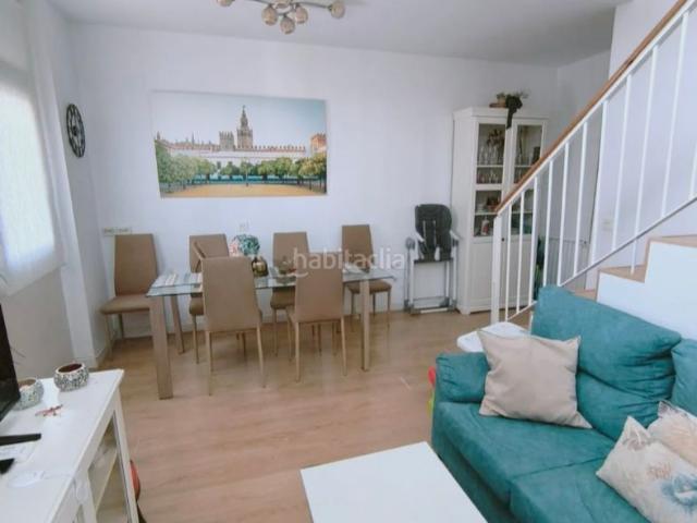 Dúplex en venta en Sevilla, Pino Montano Consolación. Duplex muy luminoso con garaje y zonas privadas en Pino Montano. Dúplex.