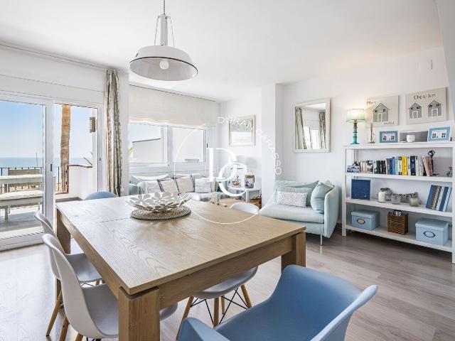 Dúplex en venta en Sitges, Aiguadolç Sant Sebastià Costa Dorada. Duplex de 158 m2 con piscina, vistas y terraza en venta en Aiguadolç, Sitges. Dúplex.