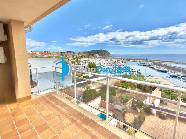 Dúplex en venta en Palamós, El Pedró Costa Brava. Dúplex con vista al mar, garaje y trastero en la zona del Pedró. Dúplex.