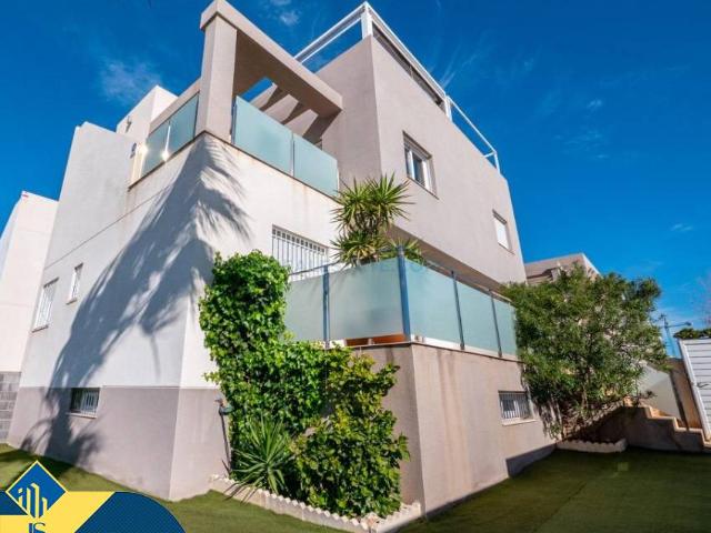 Dúplex en Venta en Parque Acuático Sector 25