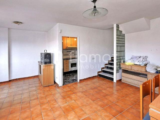 Dúplex en venta en pasaje De Les Moreres, Sabadell, de 89 m² 2 habitaciones por 139.900