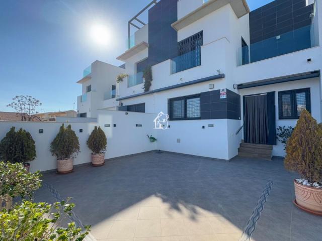 Dúplex en venta en Pilar de la Horadada Alicante