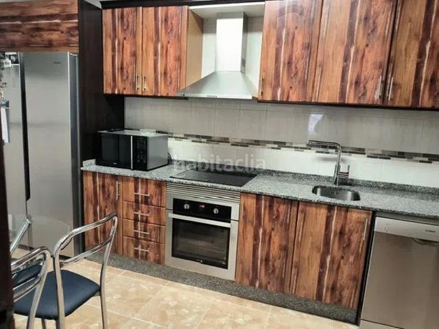 Dúplex en venta en Pilar de la Horadada, Pilar de la Horadada Ciudad. !CDATAAmplio Dúplex de 160m en Pilar de la Horadada 3 Plantas, 3 Hab, Parking y Trastero. Dúplex Pilar de la.
