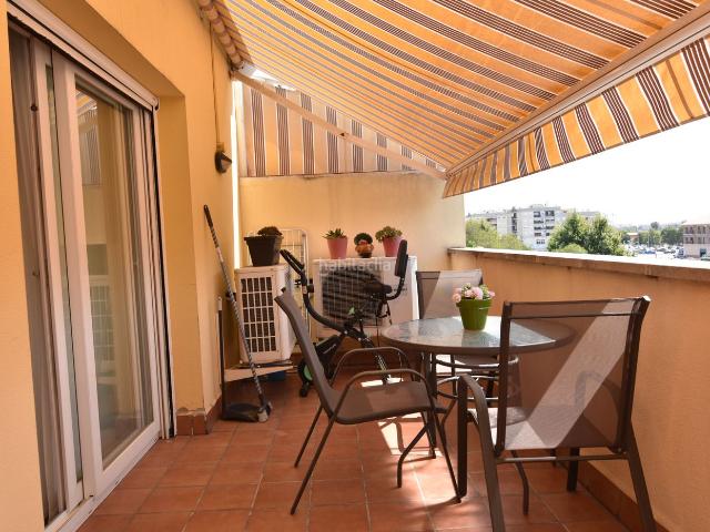 Dúplex en venta en Pineda de Mar, Can Moré Santa Anna Can Feliu de Merola. Dúplex reformado en venta en Pineda de Mar con terraza, garaje y trastero cerca del mar. Dúplex Pineda de.