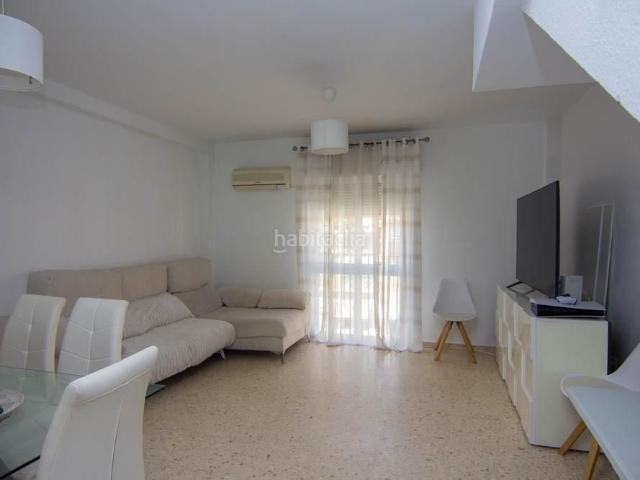 Dúplex en venta en Puerto de Santa María El, El Juncal Vallealto. Luminoso dúplex de 3 dormitorios en El Tejar, junto a estación de tren. Dúplex Puerto de Santa María.