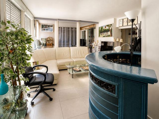 Dúplex en venta en Roses, Puig Rom Canyelles Almadrava Costa Brava. Oportunidad en venta dúplex reformado en primera línea de mar en Canyelles, Roses. Dúplex.