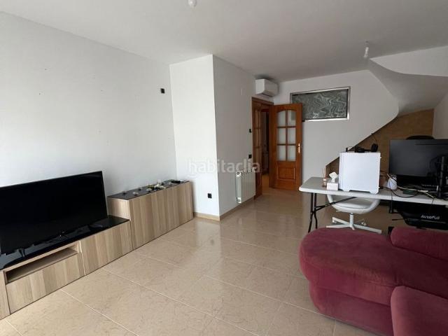 Dúplex en venta en Tordera, Tordera. Dúplex con terraza y vistas despejadas en el centro de Tordera. Dúplex.