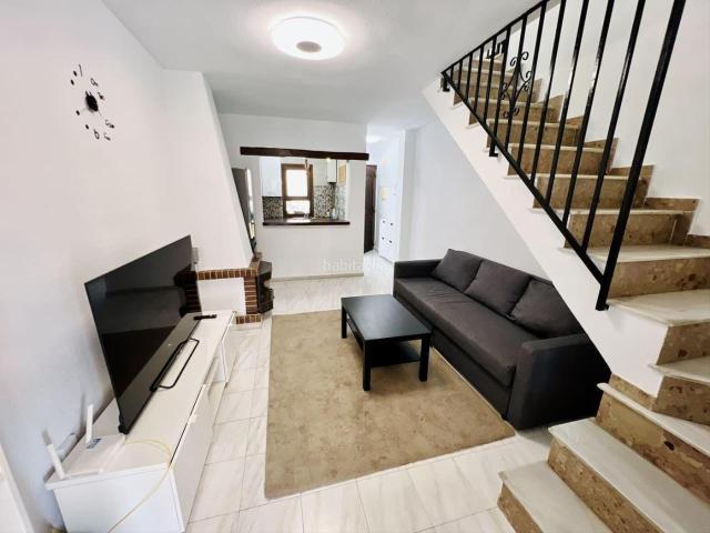 Dúplex en venta en Torrevieja, Zona Playa de los Locos. APARTAMENTO DÚPLEX EN LOS LOCOS 4 HAB, 1 BAÑO, SOLEADO. Dúplex.