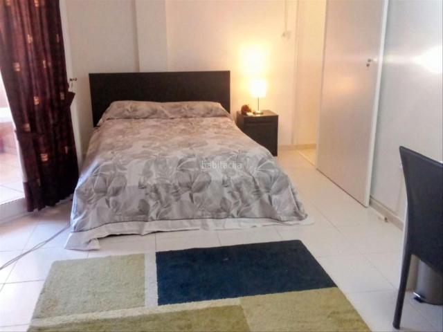 Dúplex en venta en Torrevieja, Avenida Habaneras Curva de Palangre. Atico centrico, tipo dupex, cerca de las playas. Dúplex.