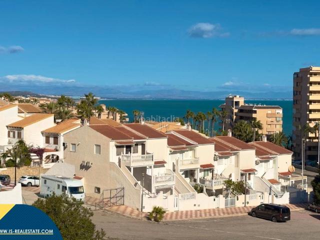 Dúplex en venta en Torrevieja, Cabo Cervera. Dúplex con terraza, en la provincia de Alicante, en la ciudad de Torrevieja, en la zona de La Mata. 2 habitaciones 72 m² A 400. Dúplex.