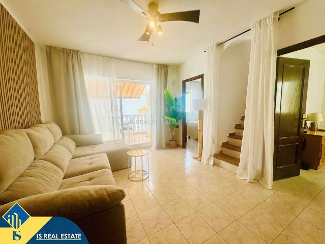 Dúplex en venta en Torrevieja, Cañada del Molino. Apartamento dúplex con piscina comunitaria, en la provincia de Alicante, en la ciudad de Torrevieja, en el distrito de La Mata. 3. Dúplex.