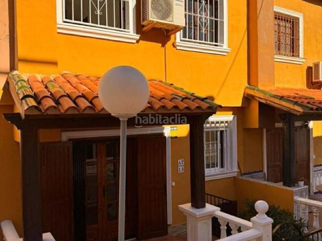 Dúplex en venta en Torrevieja, Miramar Torre del Moro. Apartamento dúplex reformado con terraza, en la provincia de Alicante, en la localidad de Torrevieja, en el barrio de La Mata. 2 h. Dúplex.