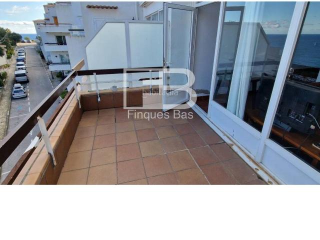 Dúplex en venta en Tossa de Mar, La Pola i Giverols Salionç Costa Brava. ÁticoDúplex con 2 terrazas con vista panorámica al mar en urbanización privada a 8kms de Tossa. Dúplex Tossa de.