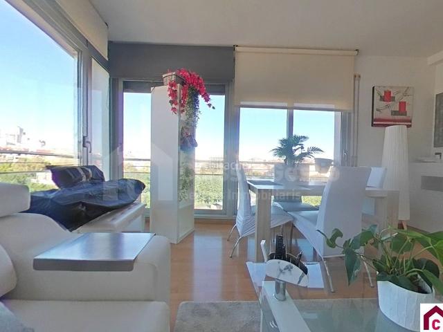 Ático en venta en Terrassa, Barri del Centre. ESPECTACULAR ATICO DUPLEX CON VISTAS A VALLPARADIS. Áticos.