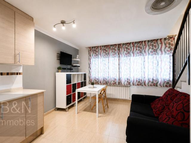Dúplex en venta en Terrassa, Egara. Un dúplex lleno de luz, con terraza y espacios pensados para disfrutar. Dúplex.