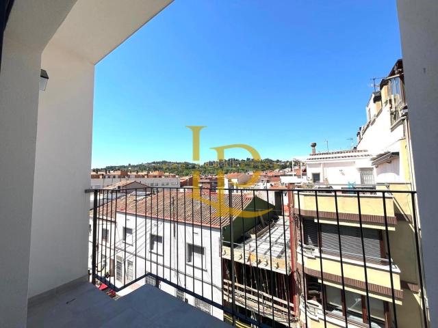 Dúplex en venta en Terrassa, La Cogullada. OPORTUNIDAD! ESPECTACULAR ÁTICO DÚPLEX A ESTRENAR DE TRES HABITACIONES CON TERRAZAS EN TERRASSA. Dúplex.