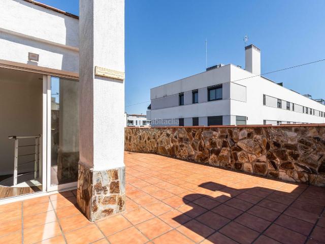 Dúplex en venta en Terrassa, Torrent d'en Pere Parres. Ático dúplex de 100 m2 con dos terrazas semi nuevo. Dúplex.