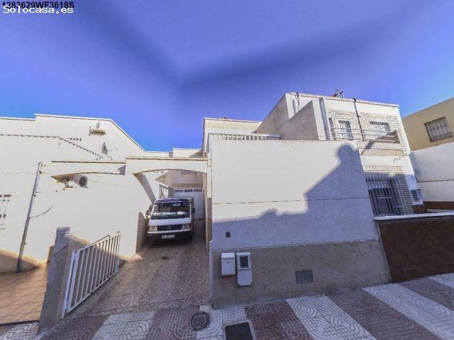 Dúplex en Venta en Urbanización Roquetas de Mar, Almería