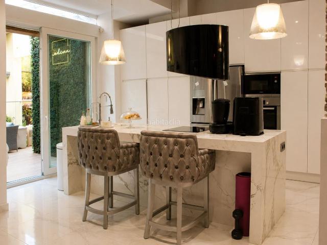 Dúplex en venta en Valencia, El Botànic. Dúplex de lujo con piscina climatizada privada junto a las Torres de Quart. Dúplex.