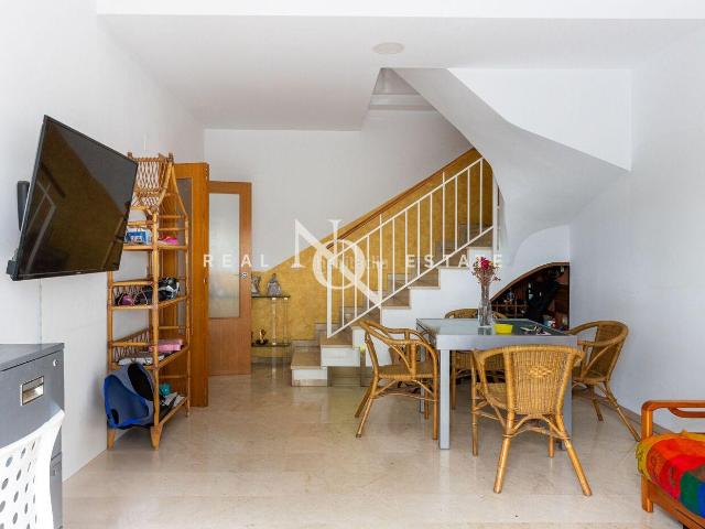 Dúplex en venta en Valencia, Sant Pau. Duplex de 150 m2 con piscina y terraza en venta en València. Dúplex.