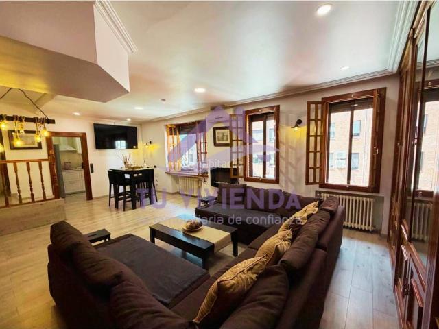 Dúplex en venta en Valladolid, Centro. Dúplex de Lujo en el Claustro de las Francesas El Refugio más Exclusivo de Valladolid CON LICENCIA DE USO TURISTIC. Dúplex.
