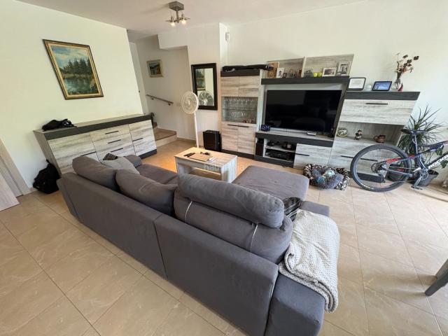 Dúplex en venta en Vallgorguina. DÚPLEX AMB TERRASSA I PISCINA COMUNITÀRIA. Dúplex.