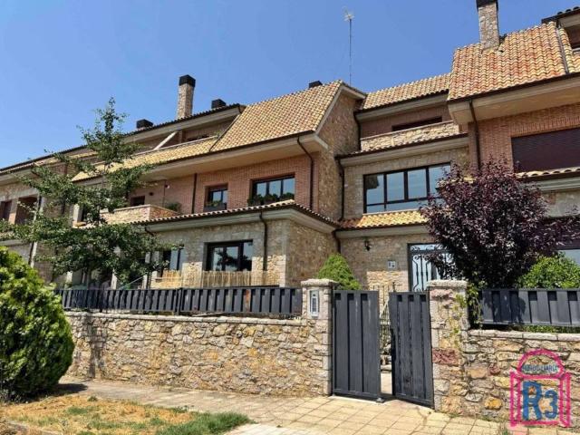Dúplex en Venta en Valverde de La Virgen