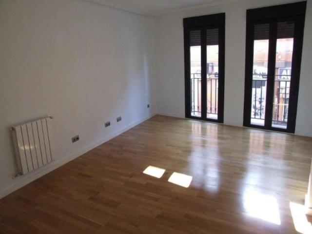Duplex en venta en Velilla de San Antonio, Centro